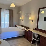 Olive Garden Studios & Apartments